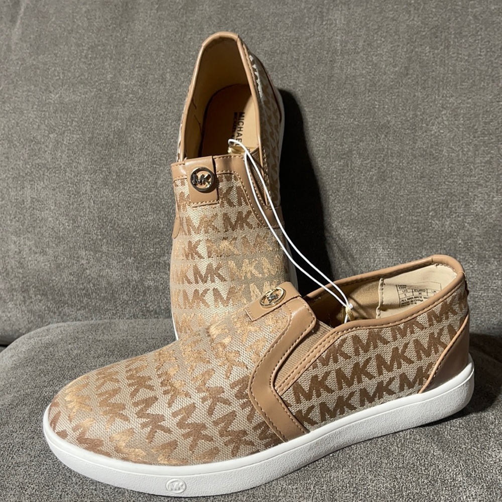 Michael Kors Youth 5/ Womens 6.5 Slip-On Sneakers in Beige/Gold